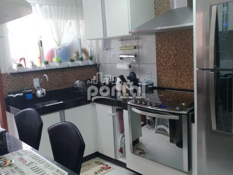 Apartamento com 03 quartos no Cônego