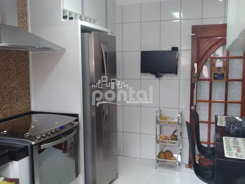 Apartamento com 03 quartos no Cônego