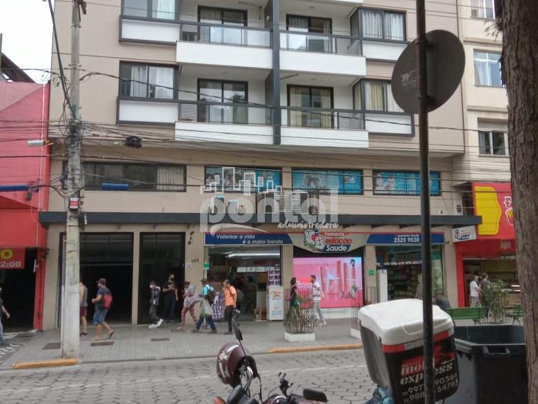 Apartamento centro com 02 suítes
