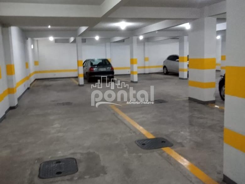 Apartamento com 02 quartos no Centro