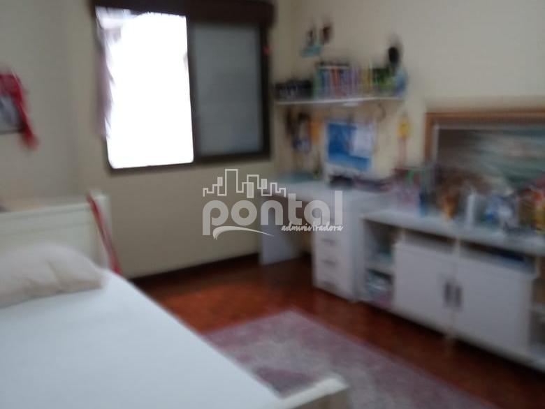 Apartamento com 02 quartos no Centro