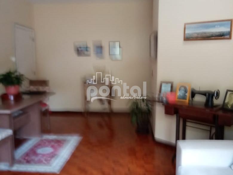 Apartamento com 02 quartos no Centro