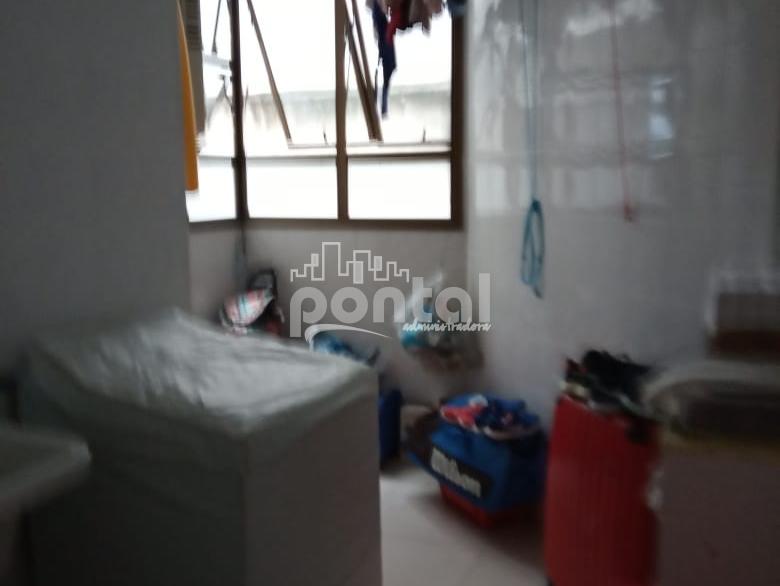 Apartamento com 02 quartos no Centro