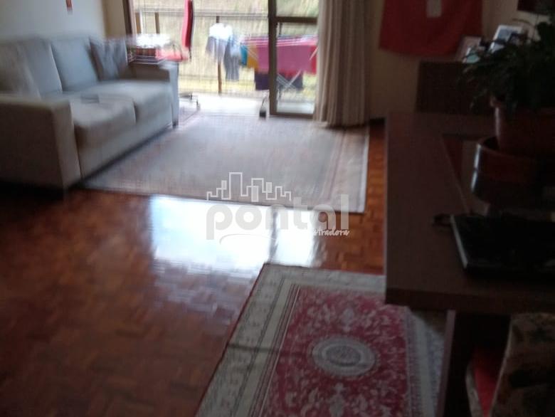 Apartamento com 02 quartos no Centro
