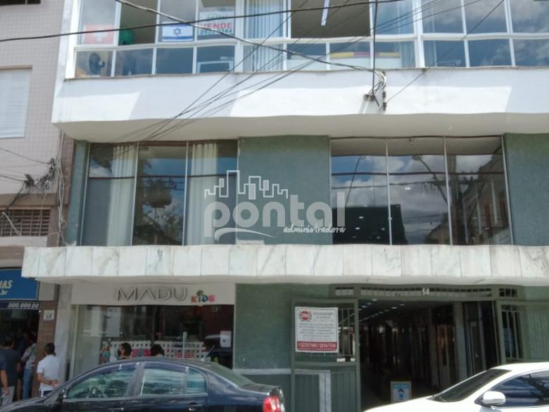 Apartamento com 02 quartos no Centro