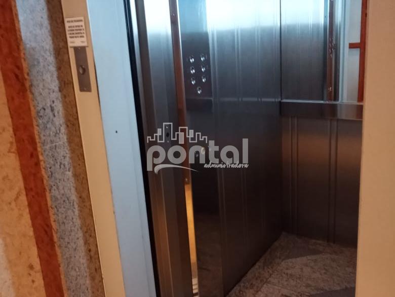 Apartamento com 02 quartos no Centro