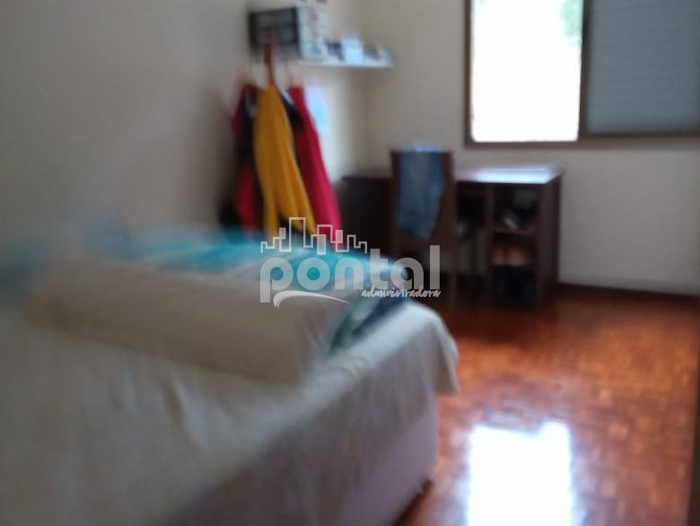 Apartamento com 02 quartos no Centro