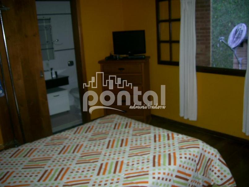 Casa com 04 quartos em Mury