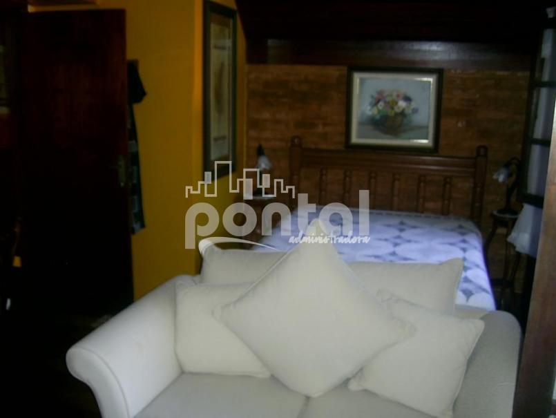 Casa com 04 quartos em Mury