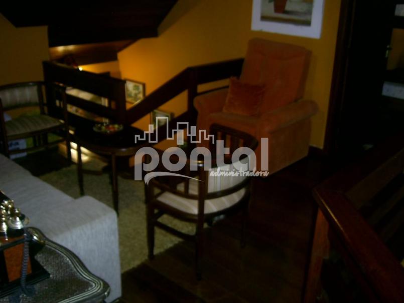 Casa com 04 quartos em Mury