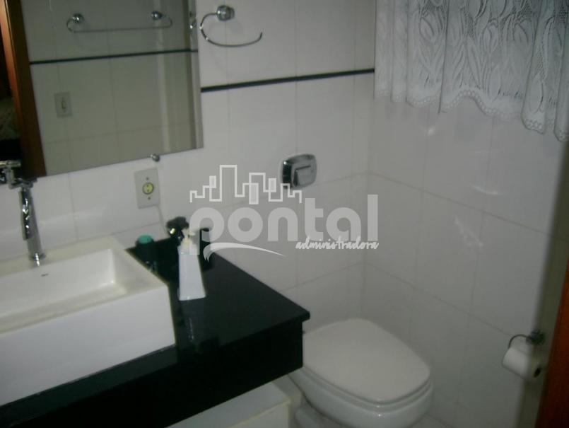 Casa com 04 quartos em Mury