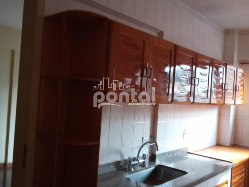 Apartamento com 02 quartos no Centro