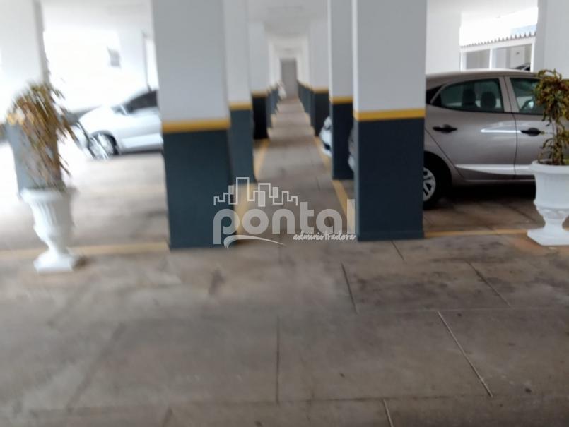 Apartamento com 02 quartos no Centro