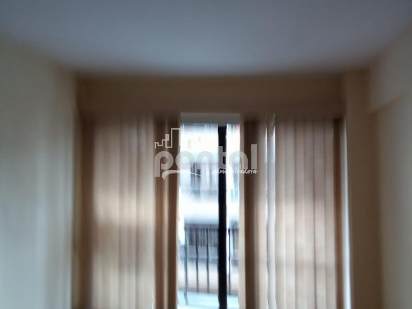 Apartamento com 02 quartos no Centro