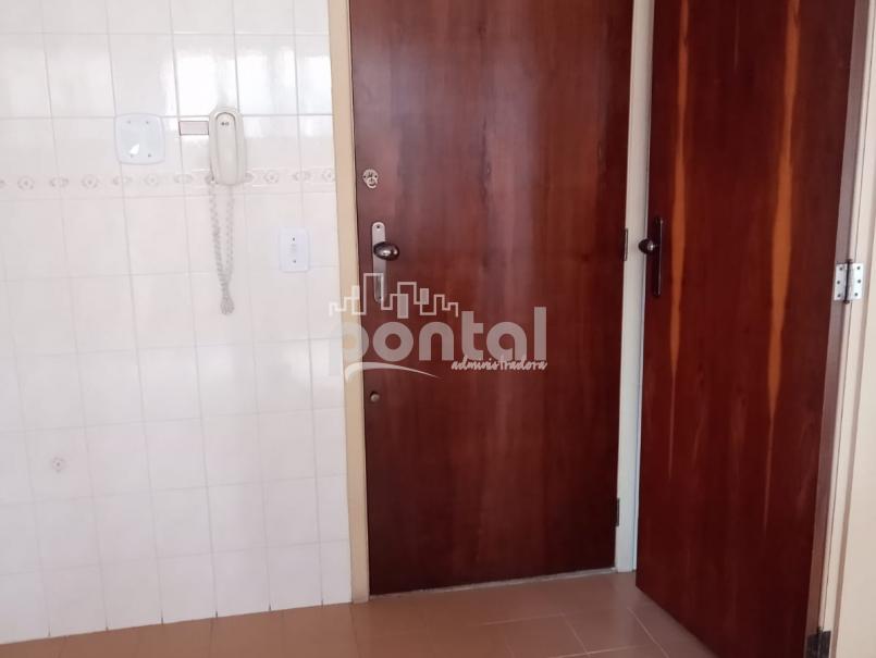 Apartamento com 02 quartos no Centro