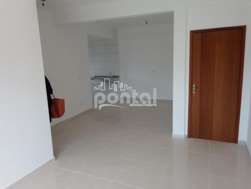 Apartamento com 02 quartos nas Braunes