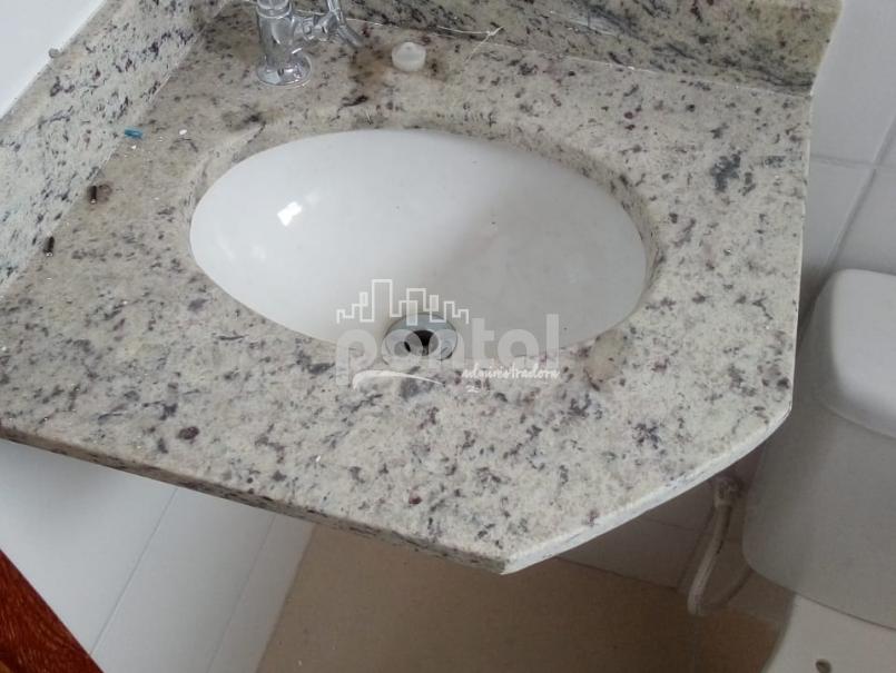 Apartamento com 02 quartos nas Braunes