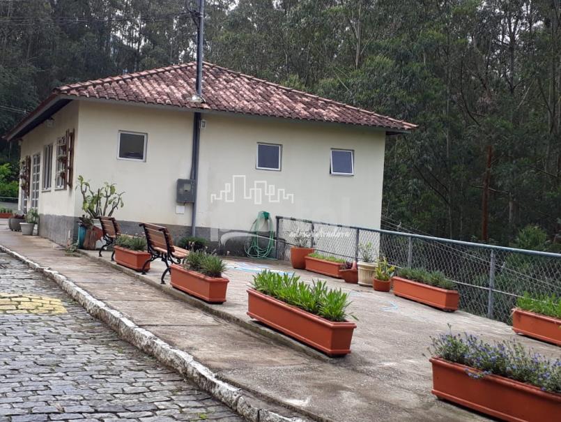 Apartamento com 02 quartos no Cascatinha