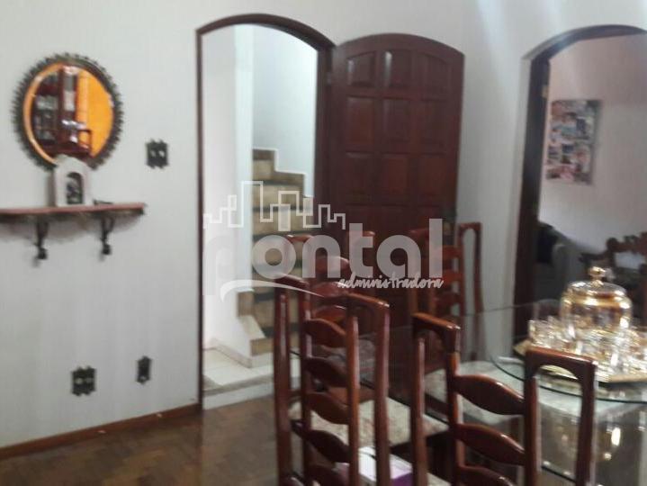 Casa Duplex composta por 04 quartos nas Braunes