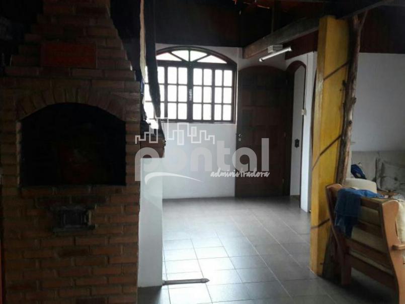 Casa Duplex composta por 04 quartos nas Braunes