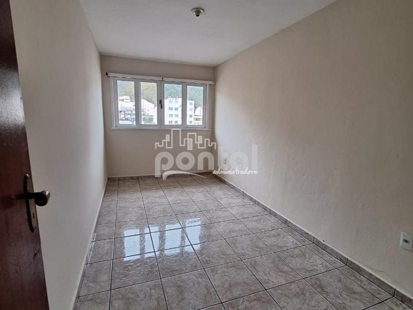 Apartamento com 02 quartos no Centro