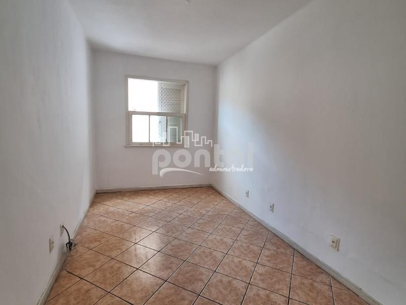 Apartamento com 02 quartos no Centro