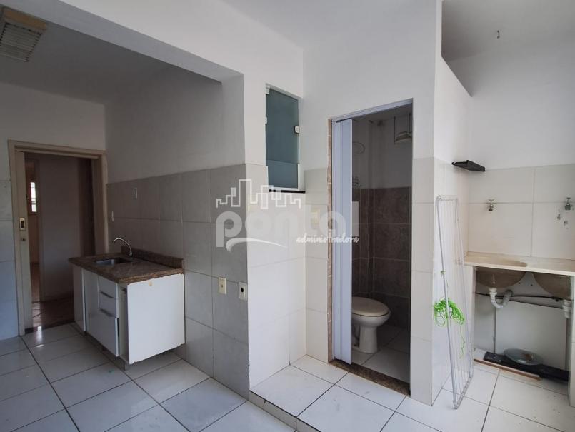 Apartamento com 02 quartos no Centro