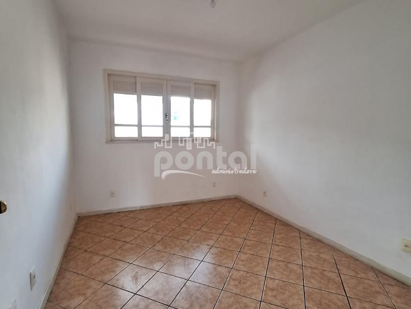 Apartamento com 02 quartos no Centro