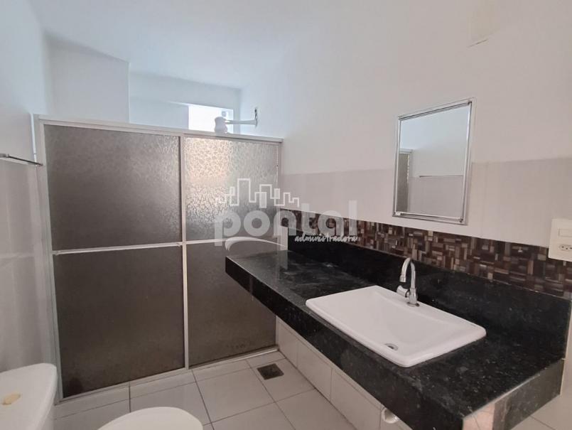 Apartamento com 02 quartos no Centro