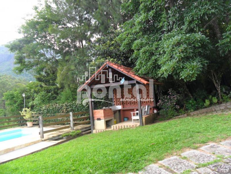 Casa com 04 quartos no Parque São Clemente