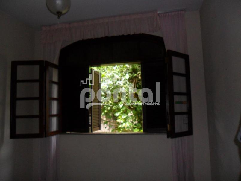 Casa com 04 quartos no Parque São Clemente