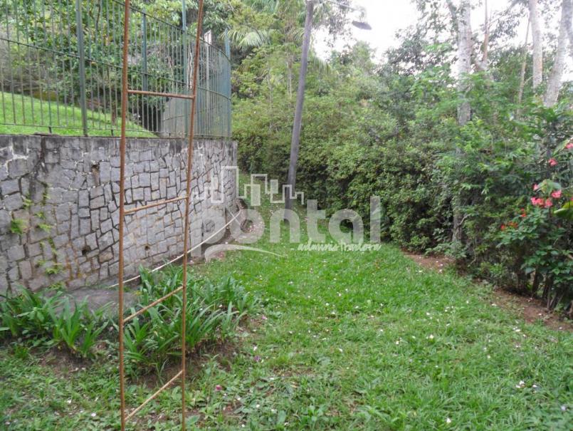 Casa com 04 quartos no Parque São Clemente