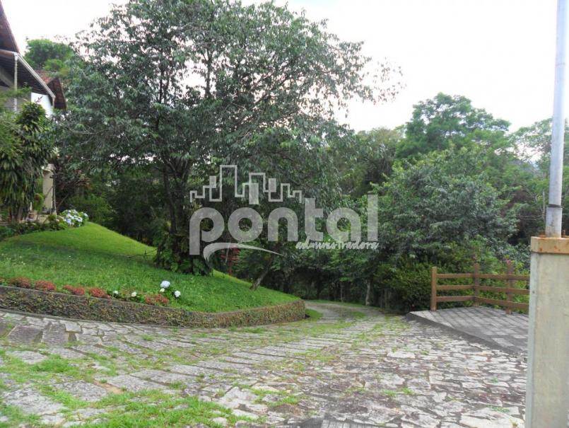 Casa com 04 quartos no Parque São Clemente