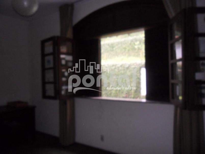 Casa com 04 quartos no Parque São Clemente